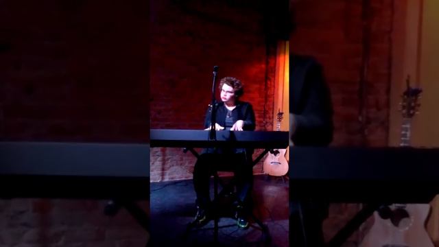 Amelia Walsh's Keyboard composition Jan 1 2014 смотреть онлайн