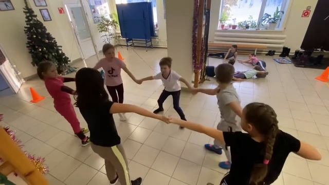 Праздничное мероприятие «Рождественские забавы» смотреть онлайн