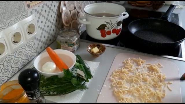 ЛАПША ДОМАШНЯЯ// ВЫ ТОЖЕ СМОЖЕТЕ ЭТО СДЕЛАТЬ//