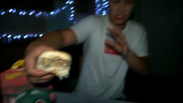 НИКОГДА НЕ ОТКРЫВАЙ HAPPY MEAL МОЙ ГОВОРЯЩИЙ ТОМ в 3:00 *пришел в реальной жизни* смотреть онлайн