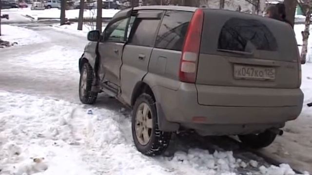 На Кирова не смогли разъехаться водители седана и паркетника смотреть онлайн