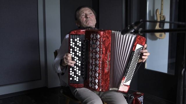 Игра на баяне Вальсы/ Ал. Клоос смотреть онлайн