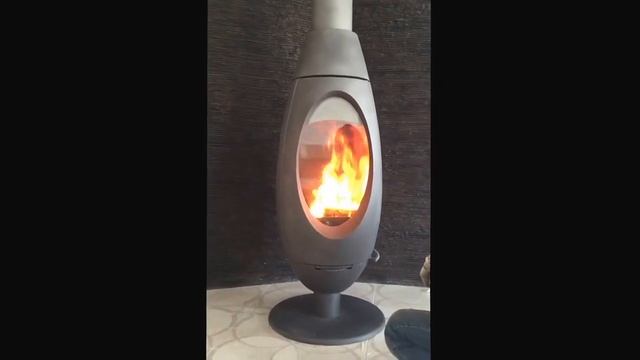 Печь-камин Invicta Ove смотреть онлайн