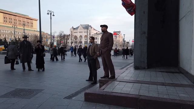 Мужик классно читает стихи Маяковского / стильные чтецы смотреть онлайн