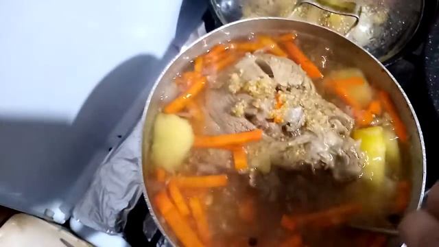 Насыщенный овощной бульен с киноа