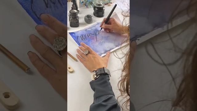 Каллиграфия, разминка #каллиграфия #онлайнобучение #рисование #shortsyoutube #short смотреть онлайн