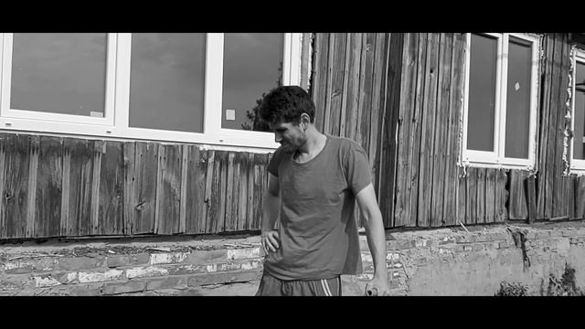 Промежуточный ремонт старого дома с момента покупки до финала (Часть 1) смотреть онлайн