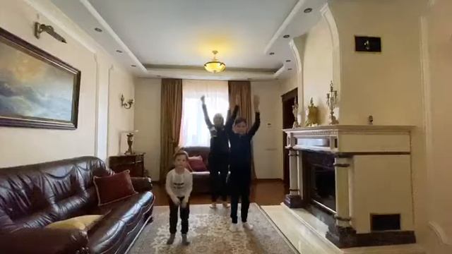 Урок по танцам всей семьёй!!??? смотреть онлайн