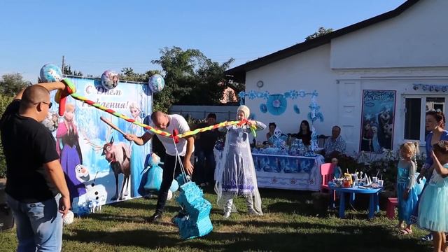 Albinka Bask Happy Birthday 6 year Elsa Anna frozen Sven and Mickey Mouse С Днем рождения !!! смотреть онлайн