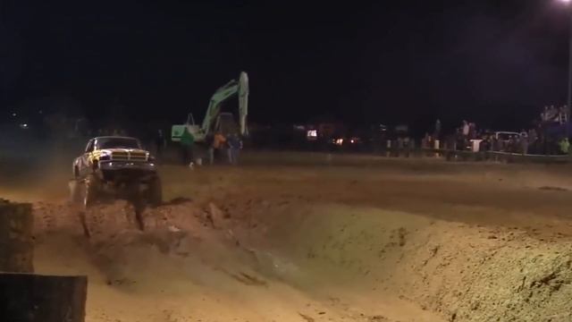 монстер траки офф роуд смотреть онлайн