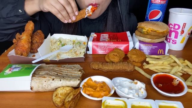ASMR:MCDONALD'S PANEER DOUBLE PATTY BURGER,CHICKEN NUGGETS,SPICY FRIED CHICKEN,MC ALOO TIKKI,FRIES смотреть онлайн