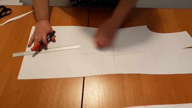 Моделирование и раскрой платья с двойным рельефом от горловины смотреть онлайн