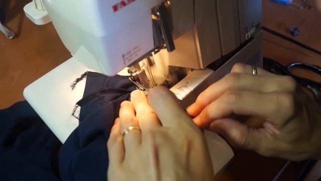 Подшиваем, укорачиваем футболку смотреть онлайн