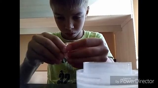 Делаем лизуна из жидкого порошка и клея смотреть онлайн
