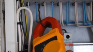 ► Как пользоваться токовыми клещами + Обзор Fluke 302+ |  How to use the current clamp ?