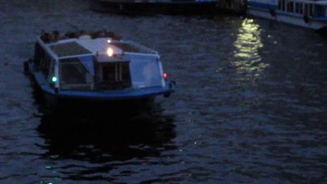 Water Taxi For The White Night 2011 смотреть онлайн