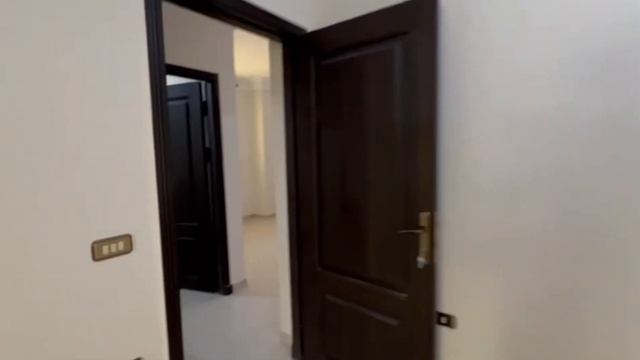 Большая квартира рядом с променадом, 80 квм, за консульством РФ смотреть онлайн