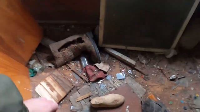 Заброшенная деревня Елизаветино - Заходим в дом\ УАЗ не подвел в пути смотреть онлайн