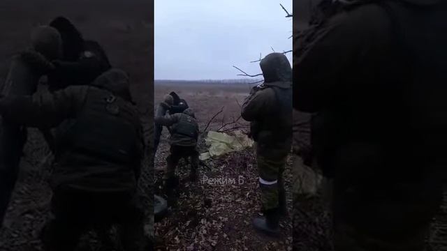 Работа минометчиков под Угледаром. Ожесточенные бои за район дач и у шахты продолжаются. смотреть онлайн