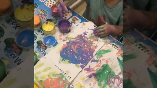 Для малышей. Пальчиковые краски. paint смотреть онлайн