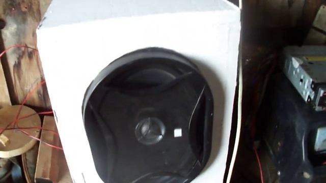 Колонка Из Автомобильного Динамика JBL смотреть онлайн
