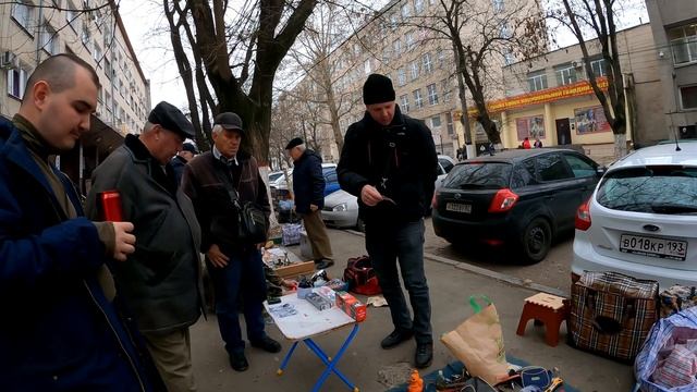 ПРОДАЁМ ВЕЩИ НА БАРАХОЛКЕ смотреть онлайн