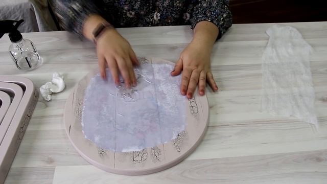 Винтажный декор мебели. Как украсить табурет своими руками. Мастер-класс Виктории Минаевой. смотреть онлайн