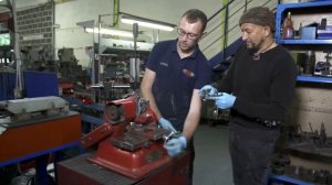 Lancia Fulvia Valve Seats | Workshop Uncut | Car S.O.S.