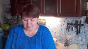 Деревенские будни.Сегодня  опять  снег , кручу фарш и делаю бутеры.Настроение  0.