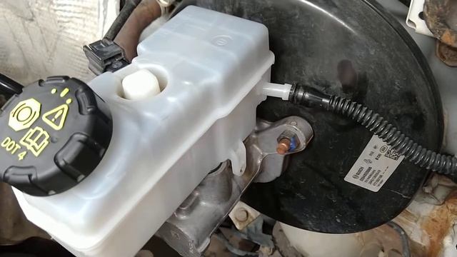 Como Tirar Remover Reservatório Do Óleo Freio ABS Novo Sandero Logan 1.0 12v 3 Cilindros B4d! смотреть онлайн