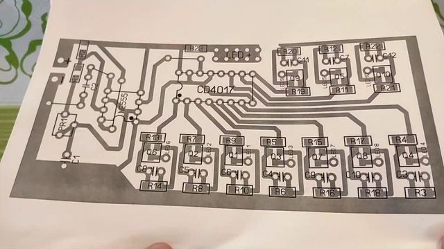 Бегущие огни на NE555 и CD4017 своими руками. смотреть онлайн