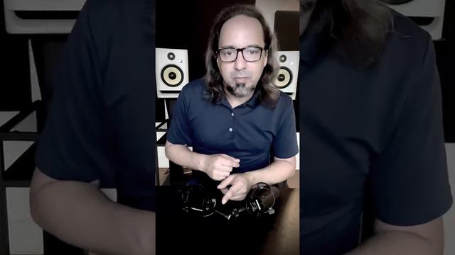 Shure MV7 vs SM7 смотреть онлайн