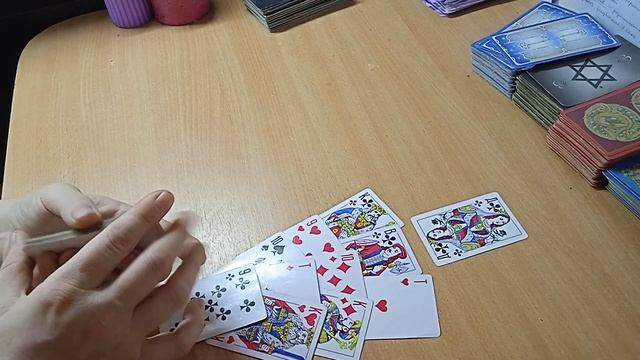 Расклад гадание на червового короля. События в марте. Работа, друзья, деньги. смотреть онлайн
