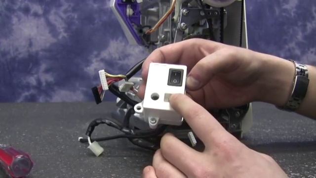 Janome DC2014 - Replacing the Socket Unit смотреть онлайн