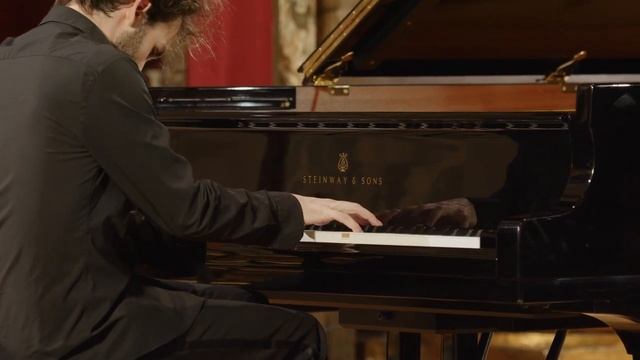 Alexandre Kantorow plays Mélodie de Gluck/Orfeo ed Euridice (arr. Sgambati) смотреть онлайн