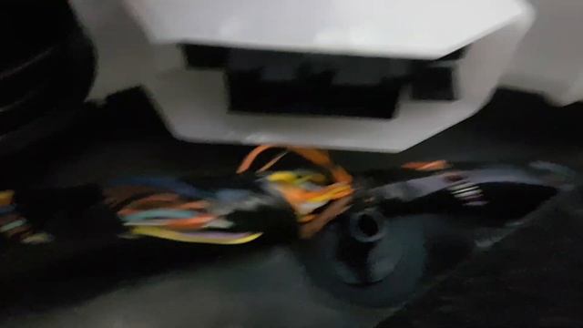 Corsa D fan resistor removal. So you know where it is located but this is how to remove it смотреть онлайн