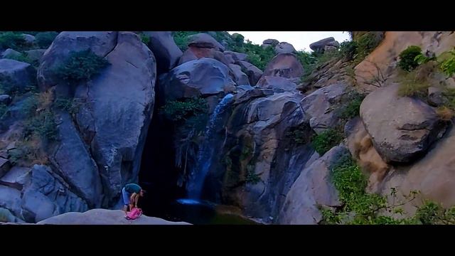Naavi Dund Water Fall | Irfan Khan Khattak смотреть онлайн