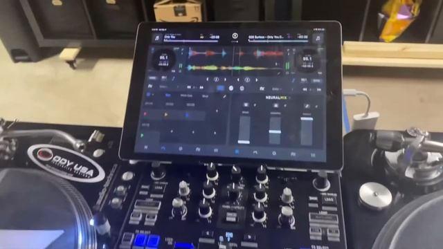 Djay pro AI X IPad Pro X Phase DVS смотреть онлайн