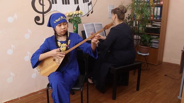 Тасмухамбетова Ляззат. "Арынғазы". Казахская народная песня, "Коробейники" өндеген М. Айткалиев. смотреть онлайн