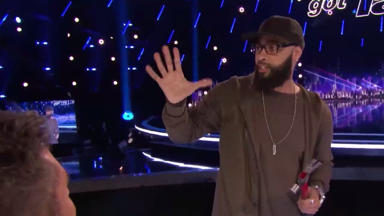 Еще один карточный трюк на шоу талантов смотреть онлайн