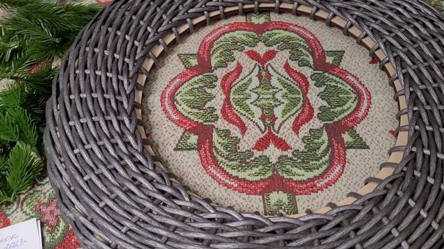 Плетем из ротанга. Рождественский венок. Первые 