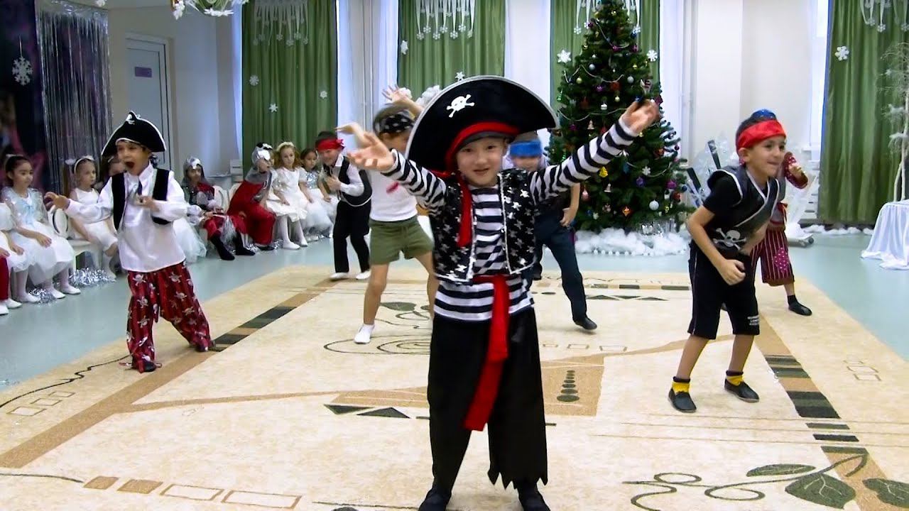 Новогодний утренник. Танец разбойников смотреть онлайн