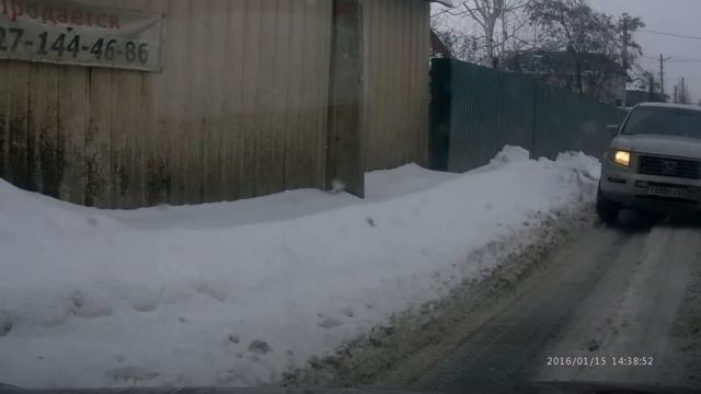 Чуть не подбил смотреть онлайн