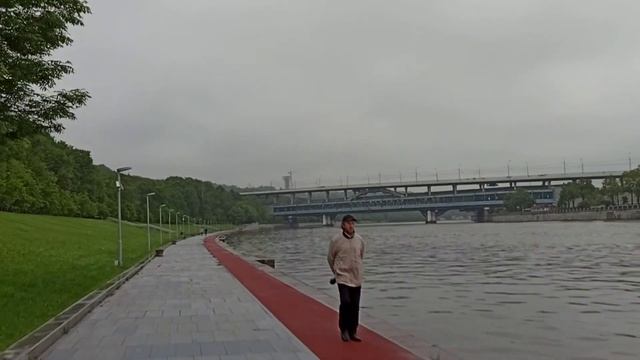 От Кремля до Воробьевых гор на велосипеде!? смотреть онлайн