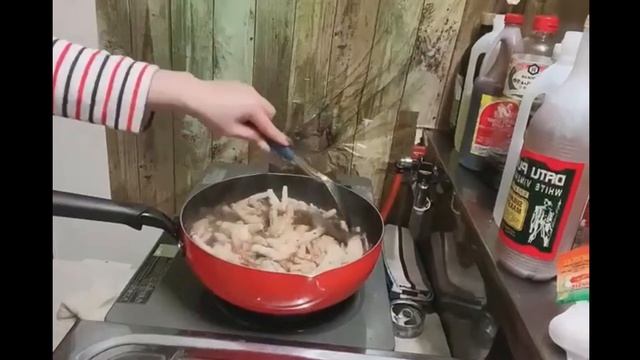 鶏の足. Niwatori no ashi / YUMMY CHICKEN FEET смотреть онлайн