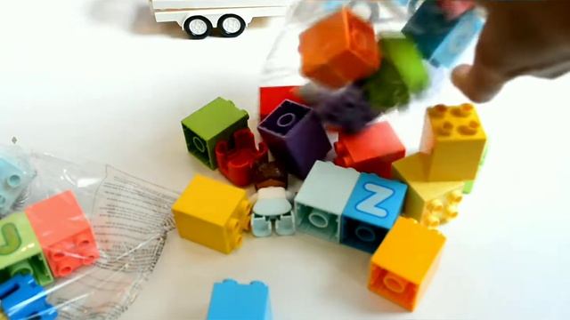Конструктор LEGO DUPLO Creative Play 10915 Грузовик «Алфавит» Toys смотреть онлайн