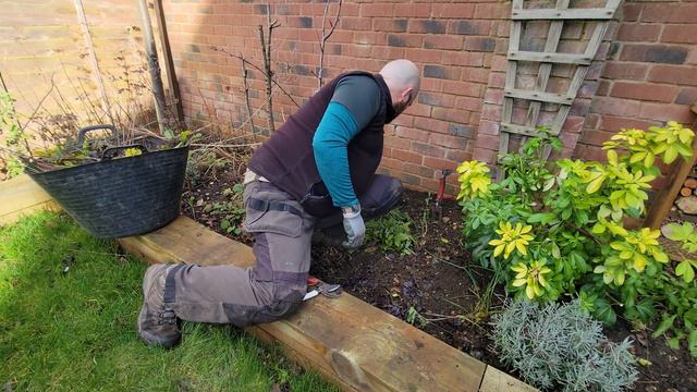 Back Yard Makeover | Transforming my WINTER garden ready for SPRING! смотреть онлайн