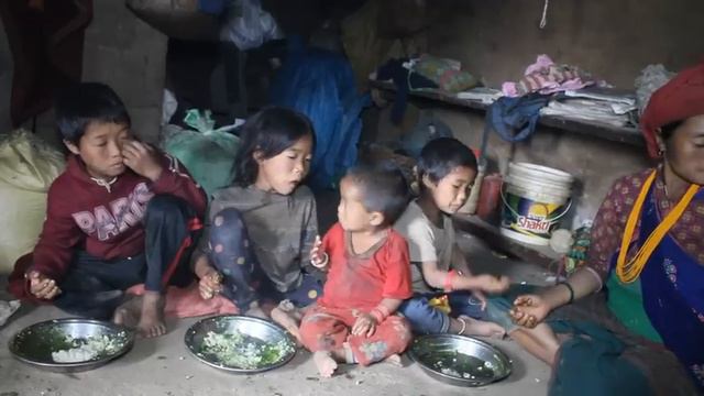 Myvillage official videos EP 599 || Eating food together by family смотреть онлайн