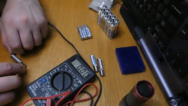 Батарейки Philips Entry Alkaline АAА (тестируем в фонарике) смотреть онлайн