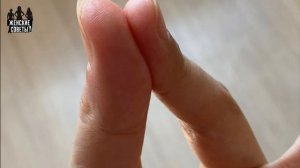 КАК БЫСТРО И ПРОСТО удалить супер-клей, если капля попала на кожу рук или на одежду!